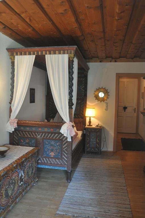 Romantikhotel Almtalhof Gruenau im Almtal Room photo